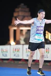 BIB: 110, 77425
                            <button type="button" onclick="openModal(19775368)" class="btn btn-primary btn-sm float-right btn-popup" data-toggle="modal" data-target=".modal-high-quality">
                        <i class="fas fa-shopping-cart"></i> Add to Cart
                    </button>
                                            <button type="button" onclick="isThisMe(19775368, true)" class="btn btn-success btn-sm float-right btn-popup btn-isme hidden" data-toggle="tooltip" data-placement="bottom" title="นี่คือรูปของคุณใช่ไหม คลิกที่นี่เพื่อเอาเข้าอัลบั้ม">
                        <i class="fas fa-plus"></i> Add to album
                    </button>
                    <button type="button" onclick="isThisMe(19775368, false)" class="btn btn-warning btn-sm float-right btn-popup btn-isnotme hidden">
                        <i class="fas fa-ban"></i> Remove from album
                    </button>